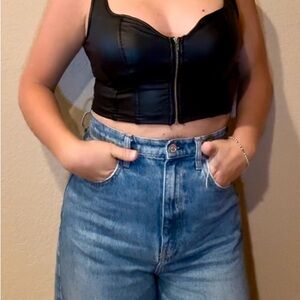 SHEIN Black Zipper Front Crop Top